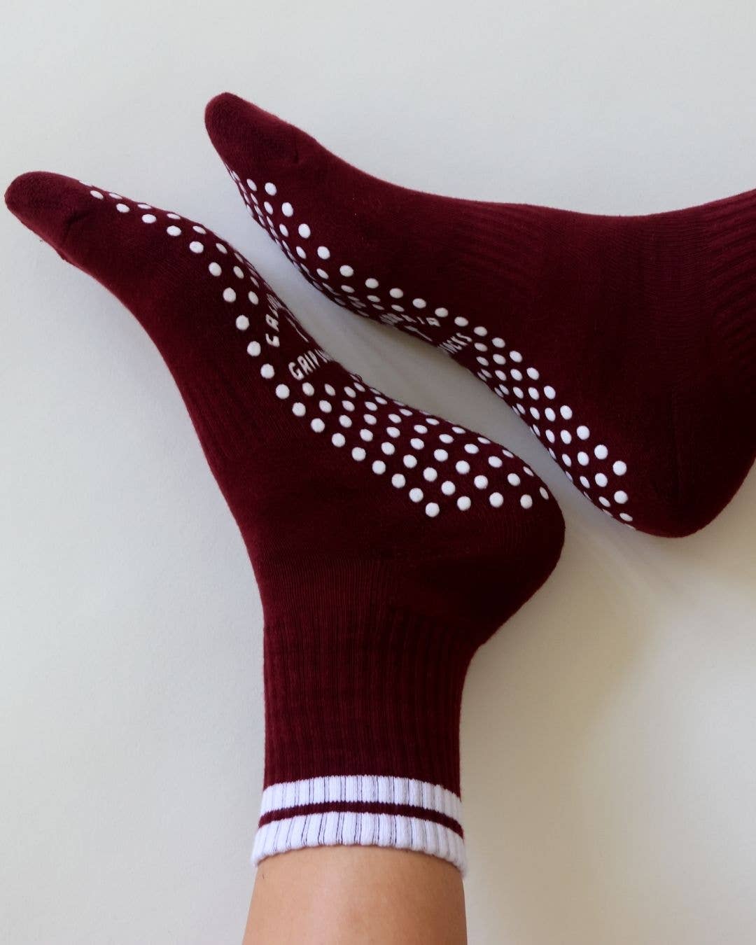 The Classic Midi Grip Socks - Burgundy & White